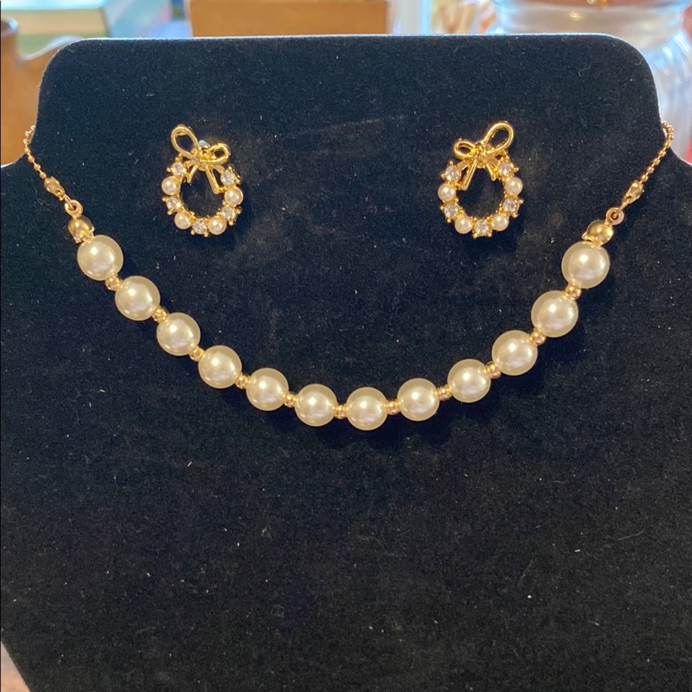 Elegant Faux Pearl and Gold-toned Bracelet & Earring Set